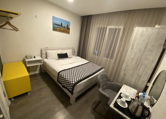 Piano Hotel 1