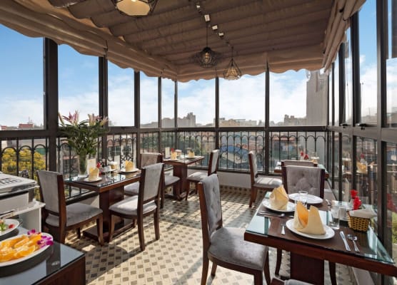 Golden Moon Suite Hotel & Travel 1