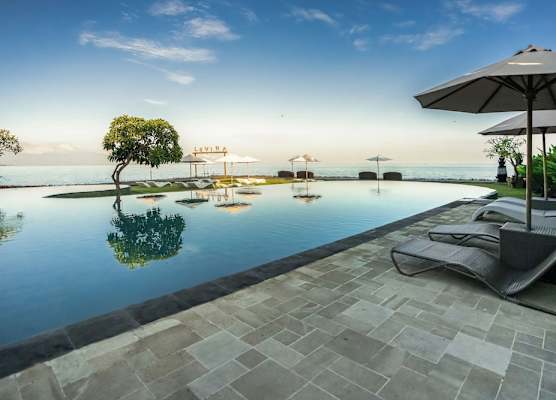 Lovina Beach Club & Resort 1