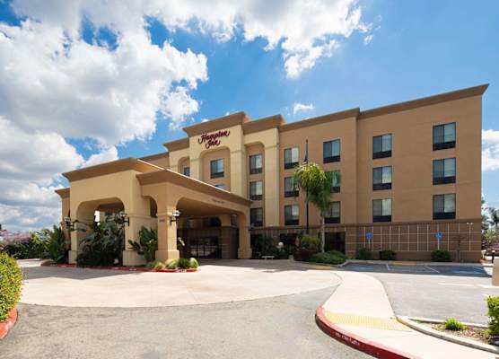 Hampton Inn Visalia 1