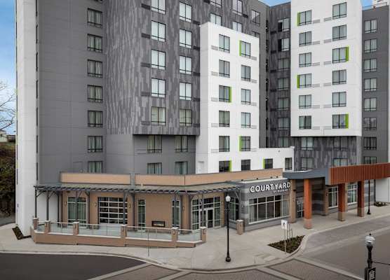 Courtyard by Marriott Nanaimo 1