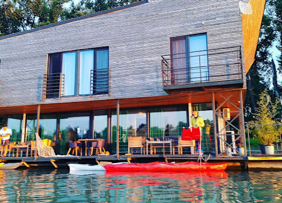 B&B Botel Charlie 1