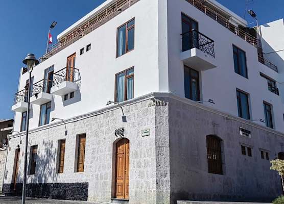 Hotel Fundador by Robles 1