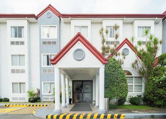 Microtel by Wyndham Batangas 1