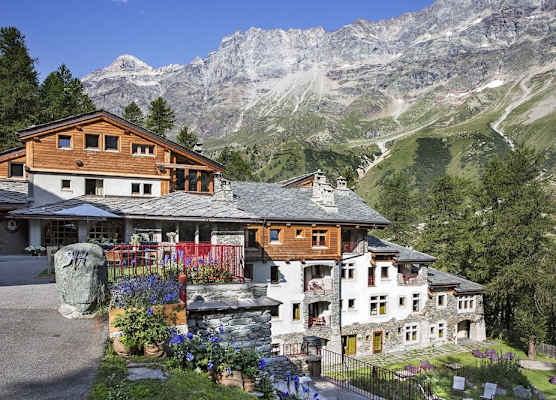 Saint Hubertus Resort 1