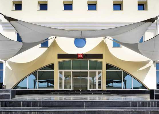 ibis Muscat 1
