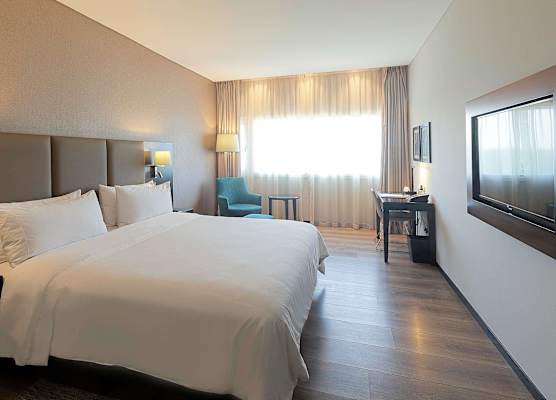 Radisson Hotel Santa Cruz 1