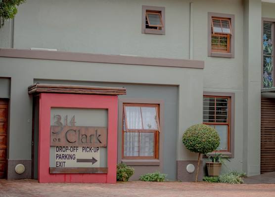 314 on Clark Guest House 1