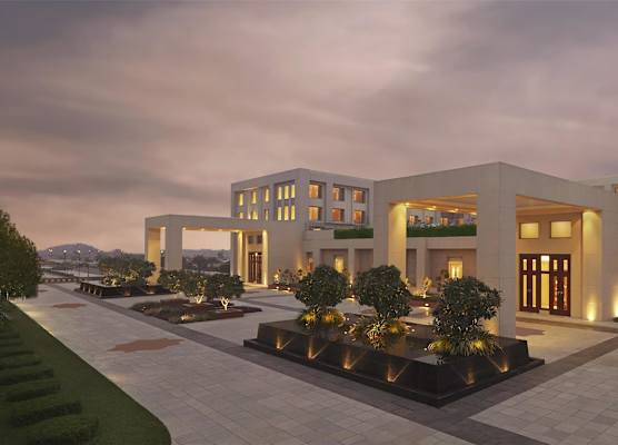 DoubleTree by Hilton Agra 1