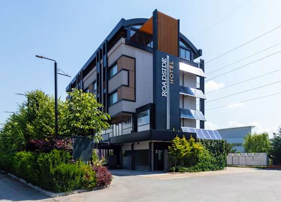 Roadside Hotel 1
