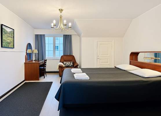 Senate Hotel 1