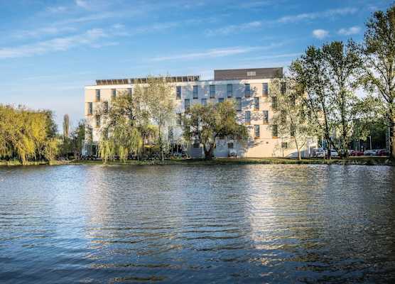Best Western Plus Lakeside Hotel 1