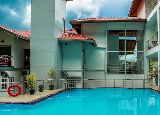 Senani Hotel 1