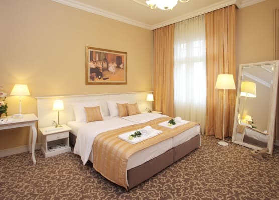 Booking Rooms 1