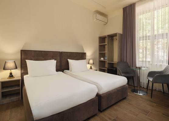 Elysium Gallery Hotel 1