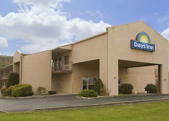 Days Inn by Wyndham Morehead 1