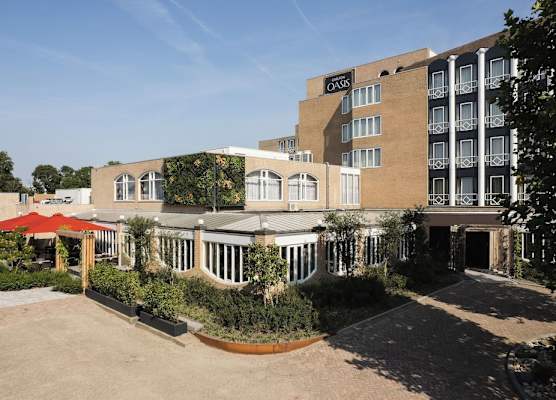 Carlton Oasis Hotel 1