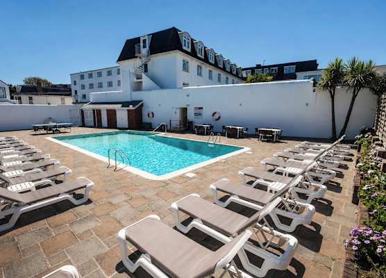 Norfolk Hotel 1