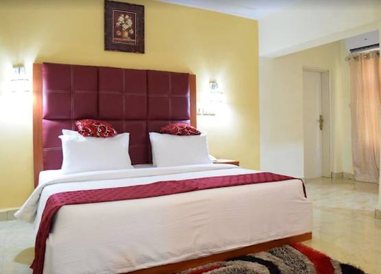 Chariot Hotel 1