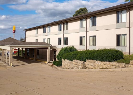 Econo Lodge Maquoketa 1
