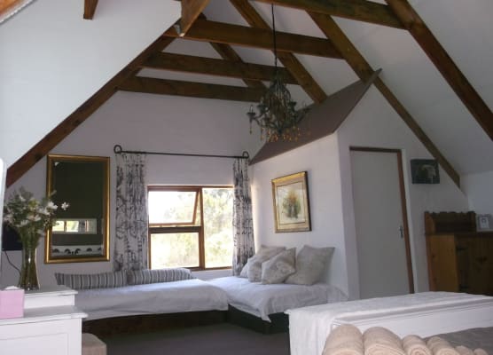 TNiqua Stable Inn 1
