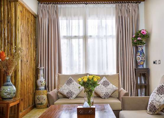 Eastland Hotel 1