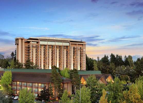 DoubleTree by Hilton Seattle Airport 1