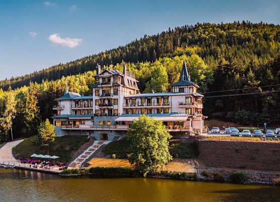 Retro Riverside Wellness Resort 1