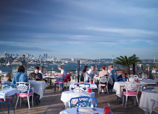Raymond Blue Hotel 1