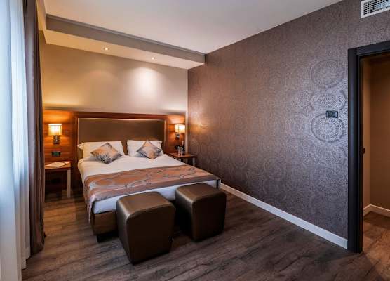 Smart Hotel Holiday 1