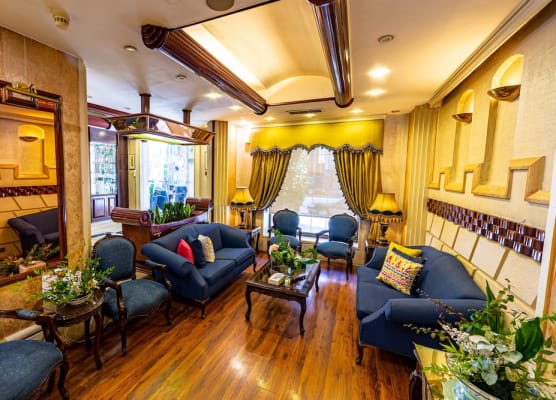 Comfort Hotel Suites 1