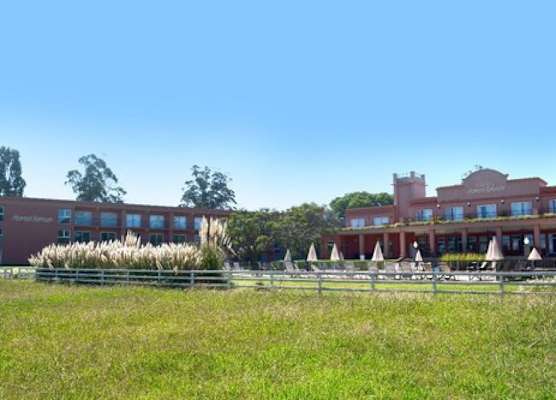 Howard Johnson by Wyndham Chascomus 1
