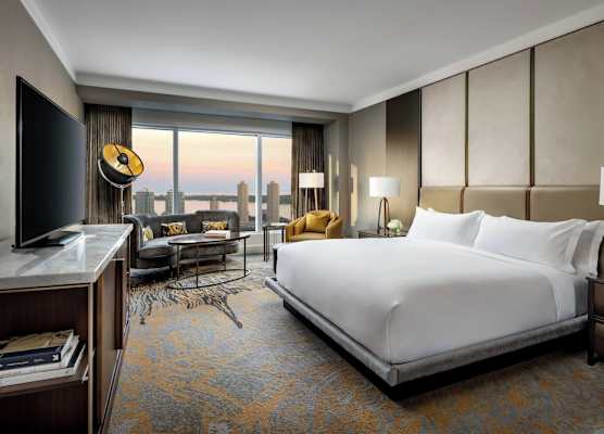 The Ritz-Carlton, Toronto 1