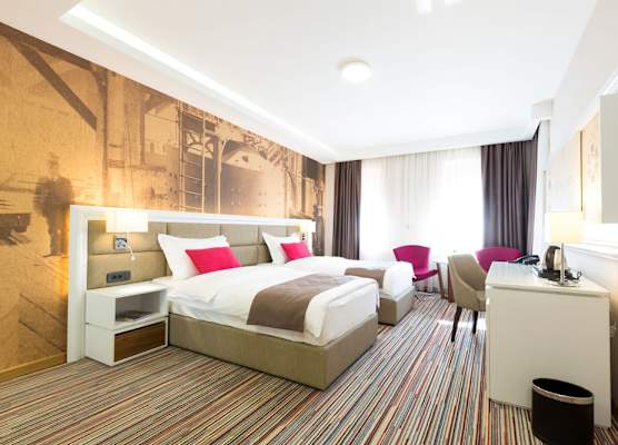 Hotel TESLA - Smart Stay Garni 1