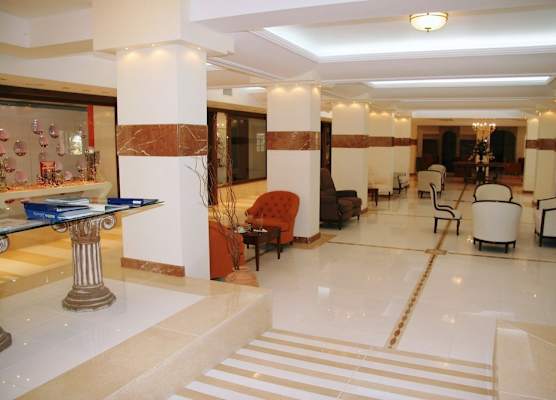 Crithoni's Paradise Hotel 1