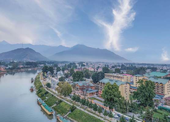 Radisson Collection Hotel & Spa, Riverfront Srinagar 1