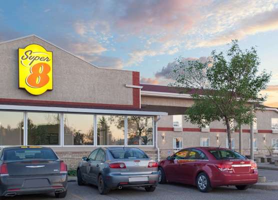 Super 8 by Wyndham Brandon MB 1