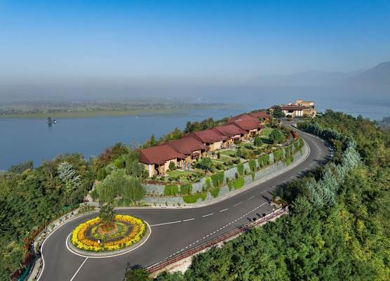 Taj Dal View Srinagar 1