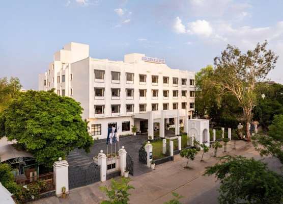 Golden Tulip Udaipur 1