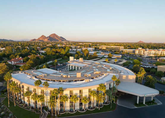 Embassy Suites by Hilton Phoenix Biltmore 1