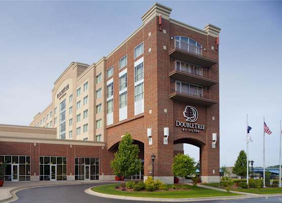 DoubleTree by Hilton Bay City - Riverfront 1