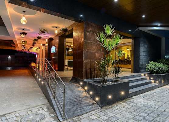 Howard Johnson by Wyndham Kolkata 1