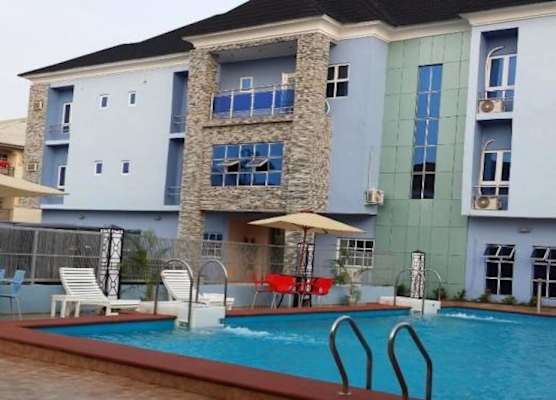 L'avalon Hotel and Suites 1