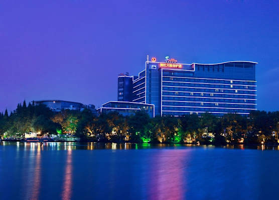 Lijiang Waterfall Hotel Guilin 1