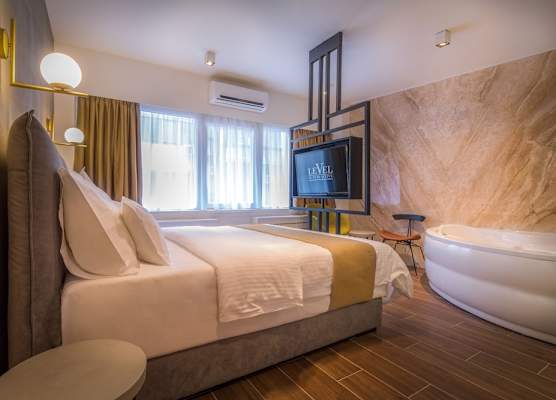 Level Luxury Room's 1