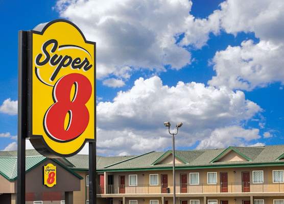 Super 8 by Wyndham Fox Creek 1