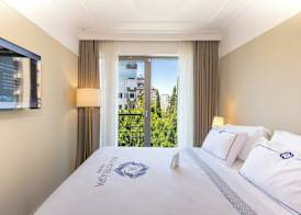 Reo Hotel 4