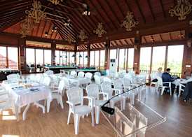 Araamu Holidays & Spa 4