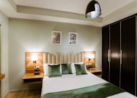 Monarch Hotel 3