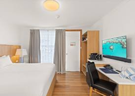 Airlie Beach Hotel 4